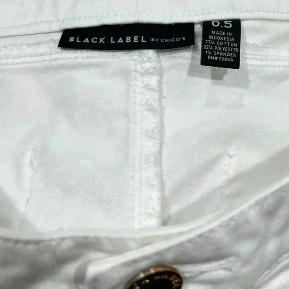 Black label by Chicos white jeans with gold hardware - Picture 9 of 11
